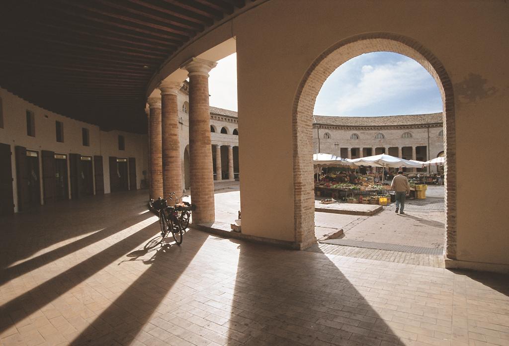 Al Foro Annonario Bed & Breakfast Senigallia Exterior photo